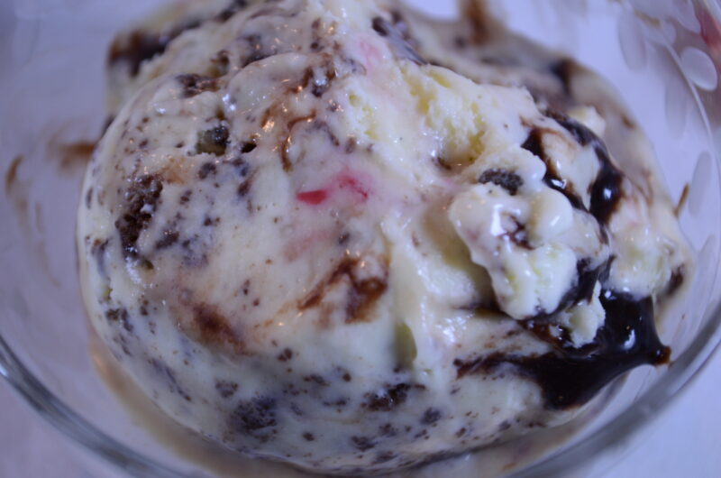 Peppermint Fudge Swirl Ice Cream